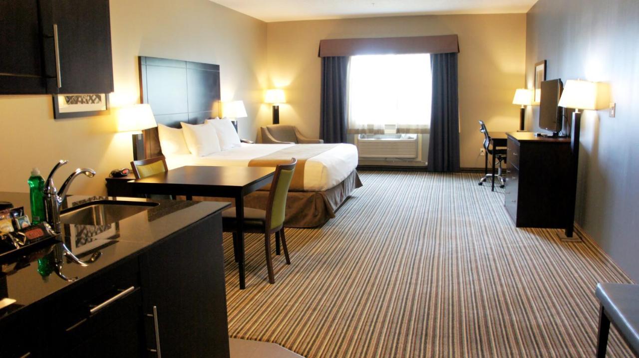 Western Saskatchewan & 3* Fort Saskatchewan